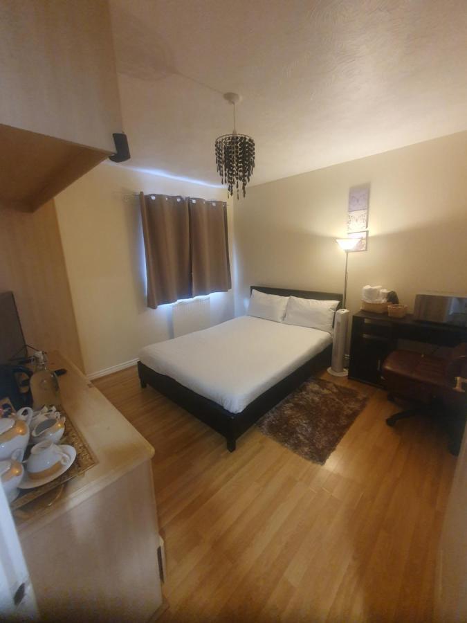 Double Size And Single Room In Barking Barking  Kültér fotó