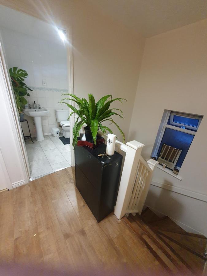 Double Size And Single Room In Barking Barking  Kültér fotó